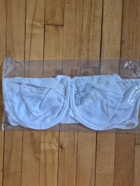 Bali Lilyette White Lace-Trim Minimizer Underwire Bra